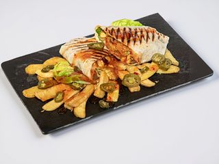 Chilli con carne, Cartofi prajiti, sos inclus