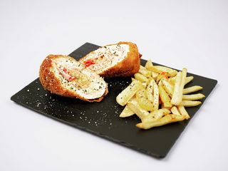 Cordon Blue, Cartofi prajiti, sos inclus