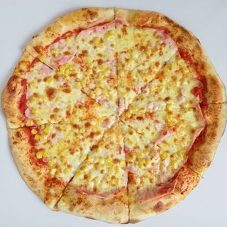 Pizza prosciutto cu porumb