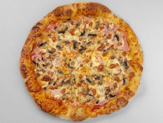 Pizza Prosciutto e Funghi