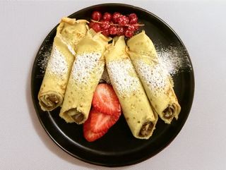 Clatite cu crema de ciocolata