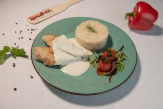 Piept de pui gorgonzola cu orez