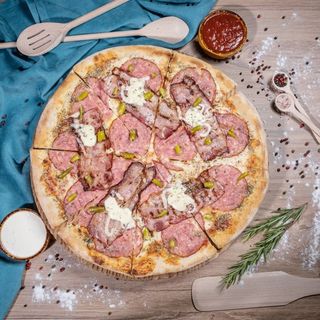Pizza Bacon e Salami Ø 48cm