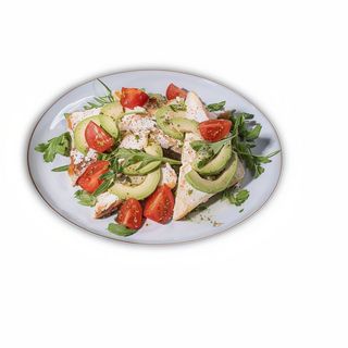 Bruschete cu avocado și roșii