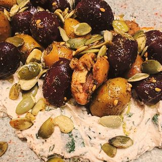 branza de caju cu mix de masline si zatar