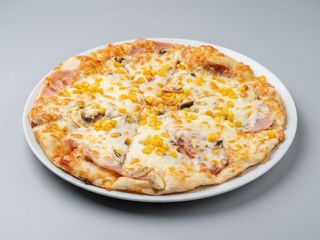 Pizza prosciuto y funghi