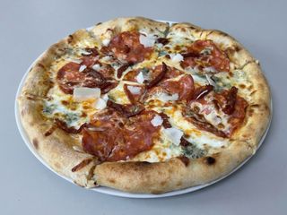 Pizza Formaggi e pomodori secchi