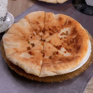 Placinta cu branza dulce si stafide