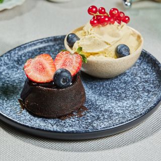 Lava cake cu inghețată de vanilie 160g