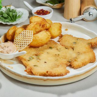 Șnițel de pui cu semințe de dovleac cu cartofi Covasna și sos Nord Bistro 460g
