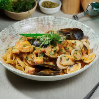 Paste cu fructe de mare și Stock de homar 460g