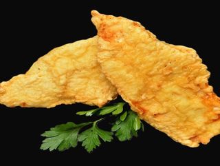 Salau prajit cu mamaliga si mujdei