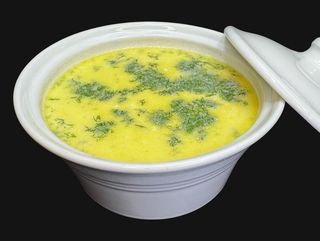 Ciorba Radauteana dreasa cu smantana si bors de casa