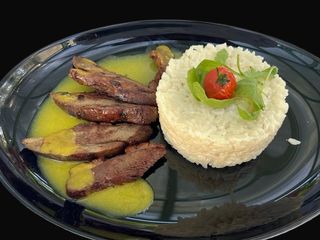 Piept de rata zabovit in tigaie cu reductie de otet / sos de portocale