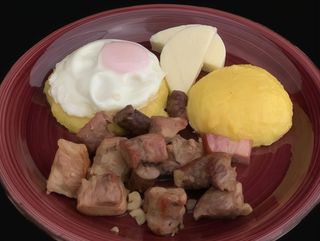 Tochitura moldoveneasca cu traditie