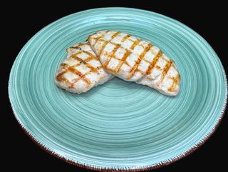 Piept de pui file rumenit pe gratar