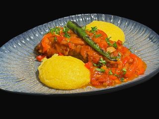 Saramura de crap pregatita in tihna cu legume proaspete