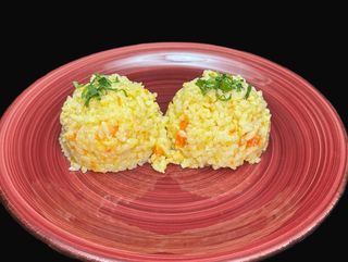 Pilaful casei cu salata de muraturi