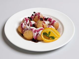 Papanași cu dulceață de vișine