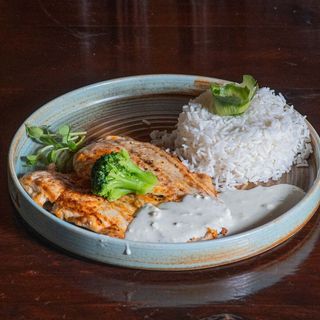 Piept de pui la grătar cu sos gorgonzola