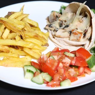 Pui Regal ciuperci și smântână salata