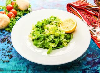 Salată verde cu lămâie