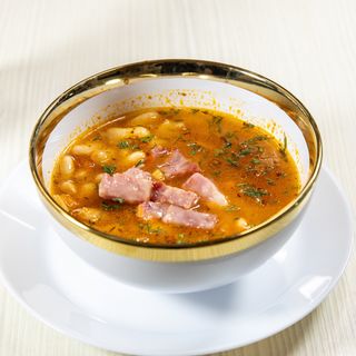 Ciorba de fasole cu afumatura