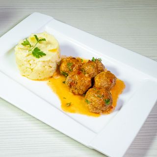 Chiftelute de porc in sos dulce picant