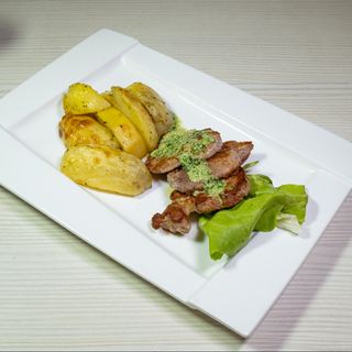 Meniu Express Muschiulet de porc la tigaie cu sos verdeata si usturoi