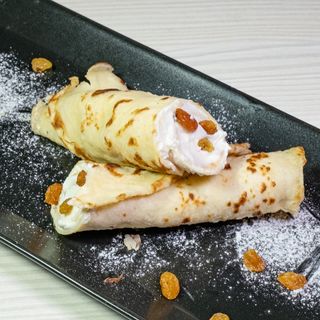 Clatite cu branza dulce si stafide