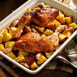 Pulpa de pui la ceaun,mujdei si cartofi taranesti