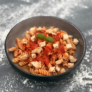 Paste Pomodori e Pollo