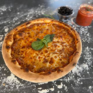Pizza Bolognese