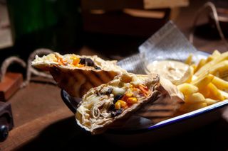 O'Veggie cu garnitură și sos