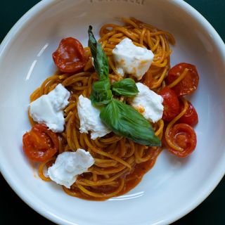 Spaghetti Pomodoro e Bufala