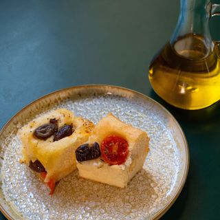 Focaccia cu Rosii Cherry 