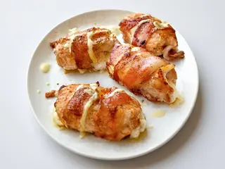 Piept de pui în bacon