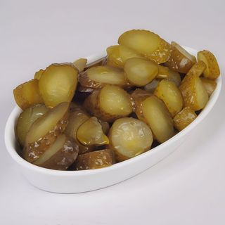 Salată de castraveți acri