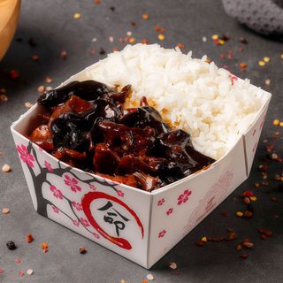 Pui Asian cu urechi de lemn