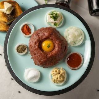 Tatár bifsztek/Biftec tartar