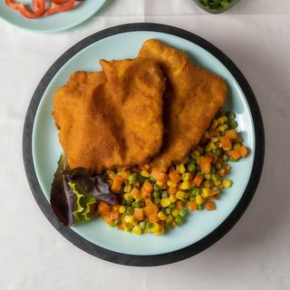 Rántott sertésszelet/Friptură de porc pane