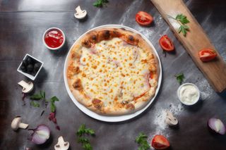 Pizza Prosciutto Funghi