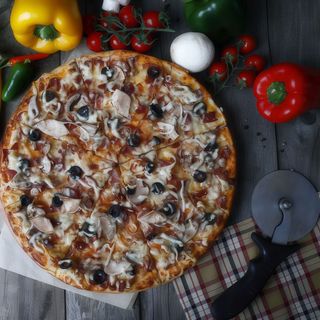 Pizza Prosciutto e funghi XXL Ø 50cm