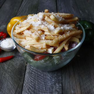 Salata cu cartofi prajiti