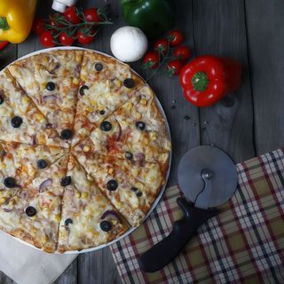 Pizza Ton mare cu margine king Ø 32cm