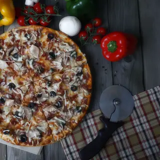 Pizza Prosciutto e funghi mare cu margine king  Ø 32cm