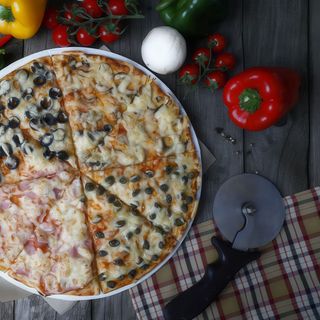 Pizza Quattro Stagioni mare cu margine king Ø 32cm