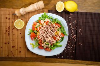 Salată cu ton