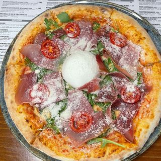 Pizza Prosciutto Crudo cu Buratta