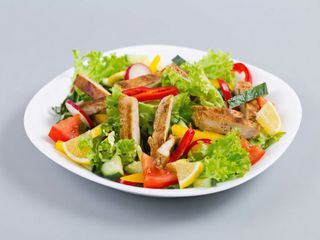 Salata cu piept de pui